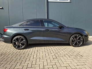 Audi A3 Limousine 30 TFSI AUTOMAAT * Carplay * Climate Control * Parkeersensoren * / 24