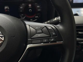 Nissan Juke 1.6 Hybrid N-Connecta / 18