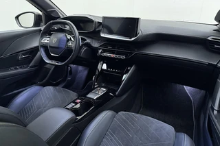 Peugeot 208 1.2 Hybrid 145 e-DCS6 GT | Stoelverwarming | Cruise control | Apple carplay/Android auto | Elek. verstelbare stoelen | Achteruitrijcamera | Kunstlederen/Alcantara bekleding | Massagefunctie | Stuurbediening / 16
