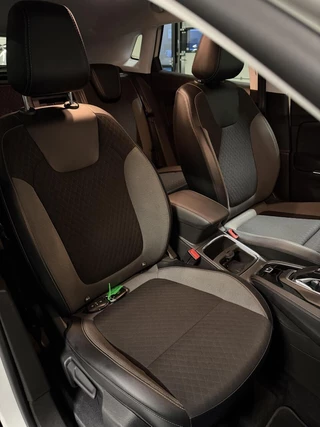 Opel Grandland X 1.6 Turbo Hybrid Camera Elegance Carplay / 36