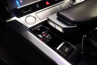 Audi e-tron e-tron 50 quattro Launch edition plus 71 kWh  Memory Keyless Go/Start ACC ECC Carplay / 12