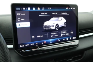 Volkswagen T-Roc 1.5 eTsi 150pk DSG R-Line First Edition Trekhaak Camera Keyless Stoelverwarming Virtual Cockpit Carplay / 33