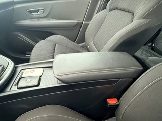 Renault Scénic 1.3 TCe Limited  | Keyless | Navi | Apple / Android | DAB + | PDC v+a | Cruise / 25