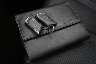 Lexus UX 250h AWD F Sport Premium / 32