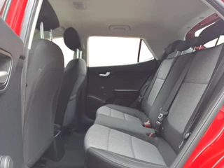 Kia Stonic 1.0i Turbo MHEV ComfortLine 100 PK | 1e Eigenaar | Airco | Bluetooth | Camera | Cruise control | Metallic lak | Fabrieksgarantie t/m 3-7-2031 | NAP / 11