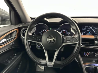 Alfa Romeo Stelvio 2.0 T AWD TREKHAAK LEER NAVI CRUISE ECC. / 22