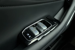 Omoda 9 1.5T-GDi SHS-P Premium 5p | €5.000 demo voordeel! | Panorama Schuif/kanteldak | Massagestoelen | Stoel & Stuurverwarming | AWD | Lederen bekleding | 7 jaar garantie!! / 22