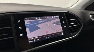 Peugeot 308 SW 1.2 PureTech Blue Lease CARPLAY NAVI CRUISE ECC. / 31