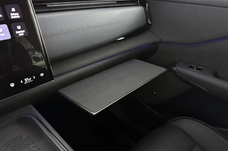 VOYAH Courage Business Edition 80 kWh Head-Up Stoelverwarming Panoramadak / 12