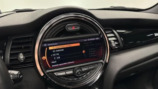 Mini Mini 1.5 Cooper Dalston Edition JCW H&K PANO LEER CAMERA CRUISE NAVI CARPLAY. / 44