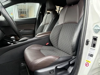 Toyota C-HR 1.8 Hybrid Executive / 14