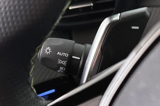 Peugeot 208 1.2 Hybrid 110 e-DCS6 GT Camera Keyless LED Apple CarPlay / 33