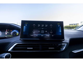 Peugeot 3008 1.6 HYbrid 225 Blue Lease Allure | 98% SOH | NL auto | Camera / 24