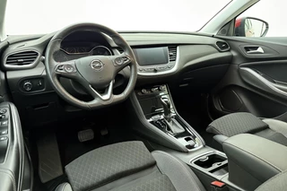 Opel Grandland X 1.2 Turbo Business Executive 130pk | Automaat | Navigatie | Camera | Climate Control | Stoel- Stuurverwarming | Cruise Control | AGR Stoelen / 18