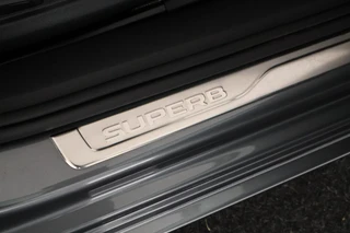 Skoda Superb Combi 1.4 TSI 218pk iV Business Edition Trekhaak Memory Stoelverwarming Virtual Cockpit Navigatie / 41