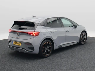 CUPRA Born Performance One 62 kWh 204 Pk | Stoel/Stuurverwarming | Camera | Adaptive Cruise | Navigatie | 18 Inch | 66.591 Km !! / 4