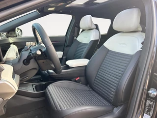 Kia EV4 Hatchback GT-PlusLine 81.4 kWh | Schuif/kanteldak | Lederen bekleding | 360 Graden camera | Head up display | Elektrische achterklep | Elektrische stoel verstelling met geheugen | Stoel verwarming + ventilatie voor | Dodehoek camera | Draadloze oplader / 10