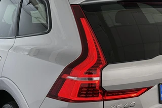 Volvo XC60 2.0 T6 Plug-in hybrid AWD R-Design Pano Trekhaak Harman Kardon Stoelverwarming 21" / 26