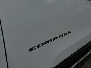 Jeep Compass Summit 74 kWh | Schuif-kanteldak | Massage-stoelen | Handsfree achterklep / 39