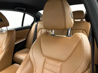 BMW 3-serie 330e High Executive M Sport | Cruise Control | CarPlay | Stoelverwarming | / 19