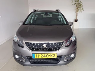 Peugeot 2008 1.2 Style / 4
