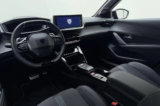 Peugeot 208 1.2 Hybrid 145 e-DCS6 GT | Climate & Cruise Control | Achteruitrij camera | AppleCarplay/Android Auto | / 17