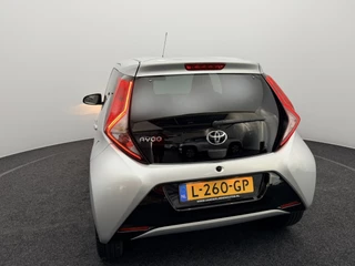 Toyota Aygo 1.0 VVT-i x-joy Automaat | ClimaTronic | Camera | Carplay&Android / 28