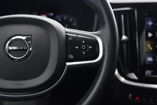 Volvo V60 2.0 B3 Momentum Advantage|Automaat|Trekhaak|Applecarplay/android auto|Camera|Cruise control / 25