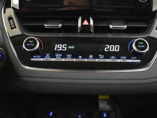 Toyota Corolla 1.8 Hybrid Dynamic | Carplay/AndroidAuto | Stoelverw. / 24