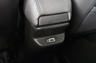 Alfa Romeo Junior 1.2 Turbo Hybrid Ibrida Speciale Pack Techno Stoelverwarming Camera / 12