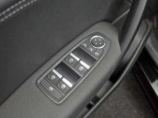 Renault Captur 1.0 TCe 90 techno Camera | Navigatie | Cruise control / 19