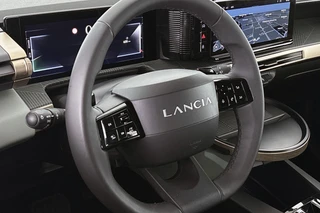Lancia Ypsilon 1.2 Turbo Hybrid 110pk / 12
