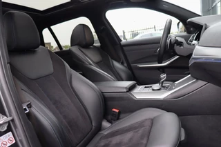 BMW 3-serie Touring 320i High Executive M-Sport |Bomvol!|Pano| Laser | Harman/Kardon | Memory | Camera | Apple Carplay | Head-Up | / 35