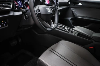 SEAT Leon Sportstourer 1.5 eTSI Style Launch Edition | LED | STUUR / STOEL- VERWARMING | DAB / 27