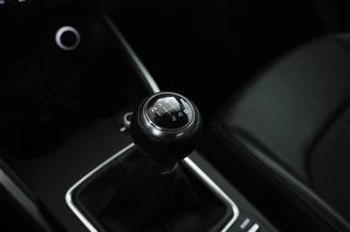 Audi Q2 30 TFSI Sport  S-line! Leer, Cruise, Navigatie / 35