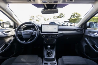 Ford Focus Wagon 1.0 EcoBoost Hybrid Titanium  | Carplay | Cruise | NL Auto / 32