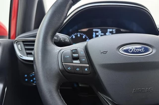 Ford Fiesta 1.0 EcoBoost Titanium | Trekhaak | Navigatie | Camera | Parkeersensoren voor en achter | Climate control | Lichtmetalen velgen / 21