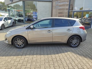 Toyota Auris 1.6 TREND TREKHAAK 1300KG TREKGEW 1E-EIG NL-AUTO DEALER ONDERHOUDEN STOELVERW 16'' LM-VELGEN CAMERA BLUETOOTH / 7