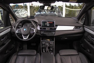 BMW 2-serie Active Tourer 225xe Luxury | Driving Assistant Plus | Panoramadak | Fileassistent | Active Cruise control | Head-up | HiFi audio | Sportstoelen | Rijstrooksensor | Keyless entry / 4