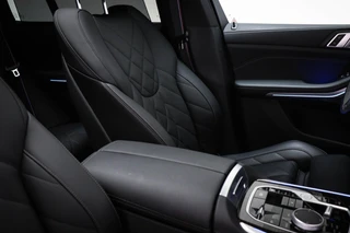 BMW X5 xDrive50e M-Sport | PANORAMADAK | HEAD UP | HOUTAFWERKING | ACHTERBANKVERWARMING | TREKHAAK | 360 CAMERA | 21" / 15