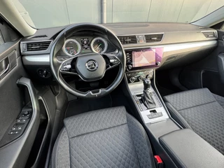 Škoda Superb Combi 1.4 TSI iV AUTOMAAT * Navigatiesysteem * ParkeerCamera * Elek. achterklep * / 11
