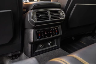 Lamborghini Urus 4.0 V8 650 PK Pano Keramisch B&O Advanced Massage Luchtvering 360 Camera ACC 22'' / 62
