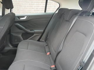 Ford Focus 1.5 EcoBoost Titanium Business NL Auto| Trekhaak| Dealer onderhouden / 20