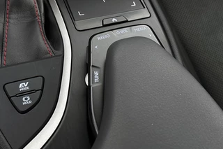 Lexus UX 250h AWD F Sport Premium / 48
