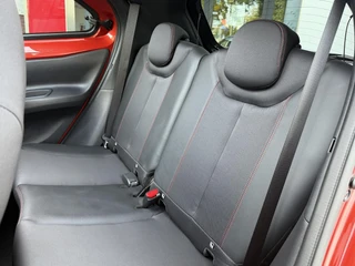 Toyota Aygo X 1.0 VVT-i MT Envy CABRIO KEYLESS PARK-SENSOREN STOELVERWARMING APPLE/ANDROID LM-VELGEN 18" / 25