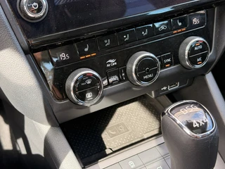 Skoda Octavia Combi 1.8 TSI 4x4 DSG Pano Trekhaak CarPlay Elektrische achterklep / 29