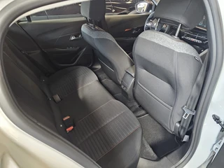 Peugeot e-208 Active Pck 50 kWh Geen import | Navigatie | Parkeersensoren / 10