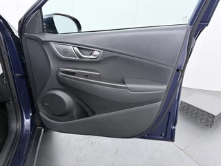 Hyundai Kona EV Comfort 64 kWh - SOH 94,5%  - Airco - Keyless Entry - Apple CarPlay/Android Auto - Achteruitrijcamera - Virena Zekerheidspakket €895,- / 44