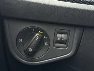 Volkswagen Taigo 1.0 TSI Life Business * Carplay * Stoelverwarming * PDC 2X * NAP / 38