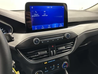 Ford Focus 1.0 EcoBoost Trend Edition Business CAMERA CARPLAY NAVI LM. / 31